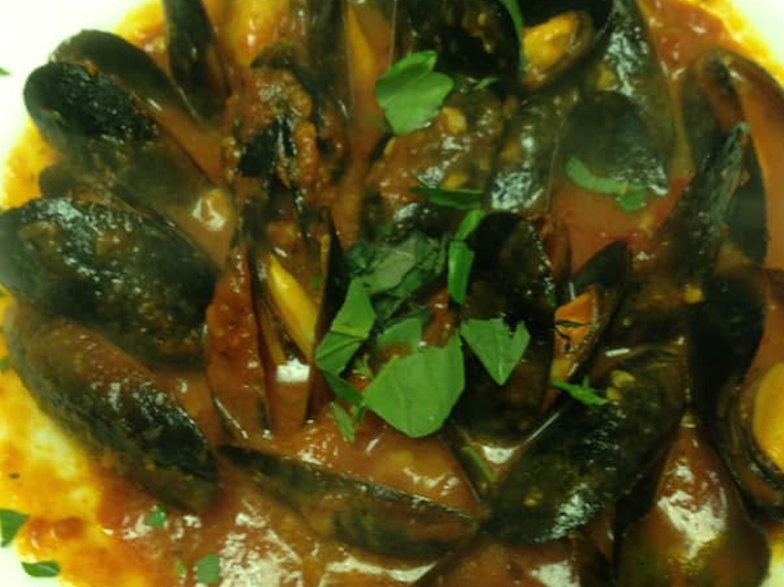 MUSSELS MARINARA.