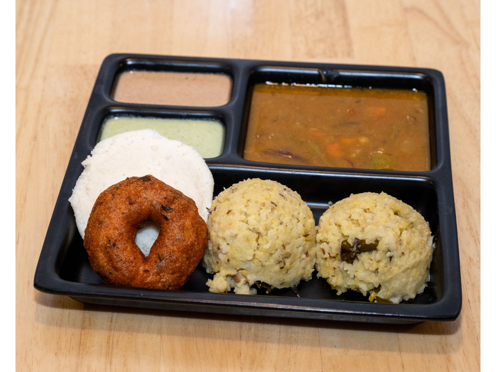 Combo 2: 1Idly, 1Vada, Pongal.