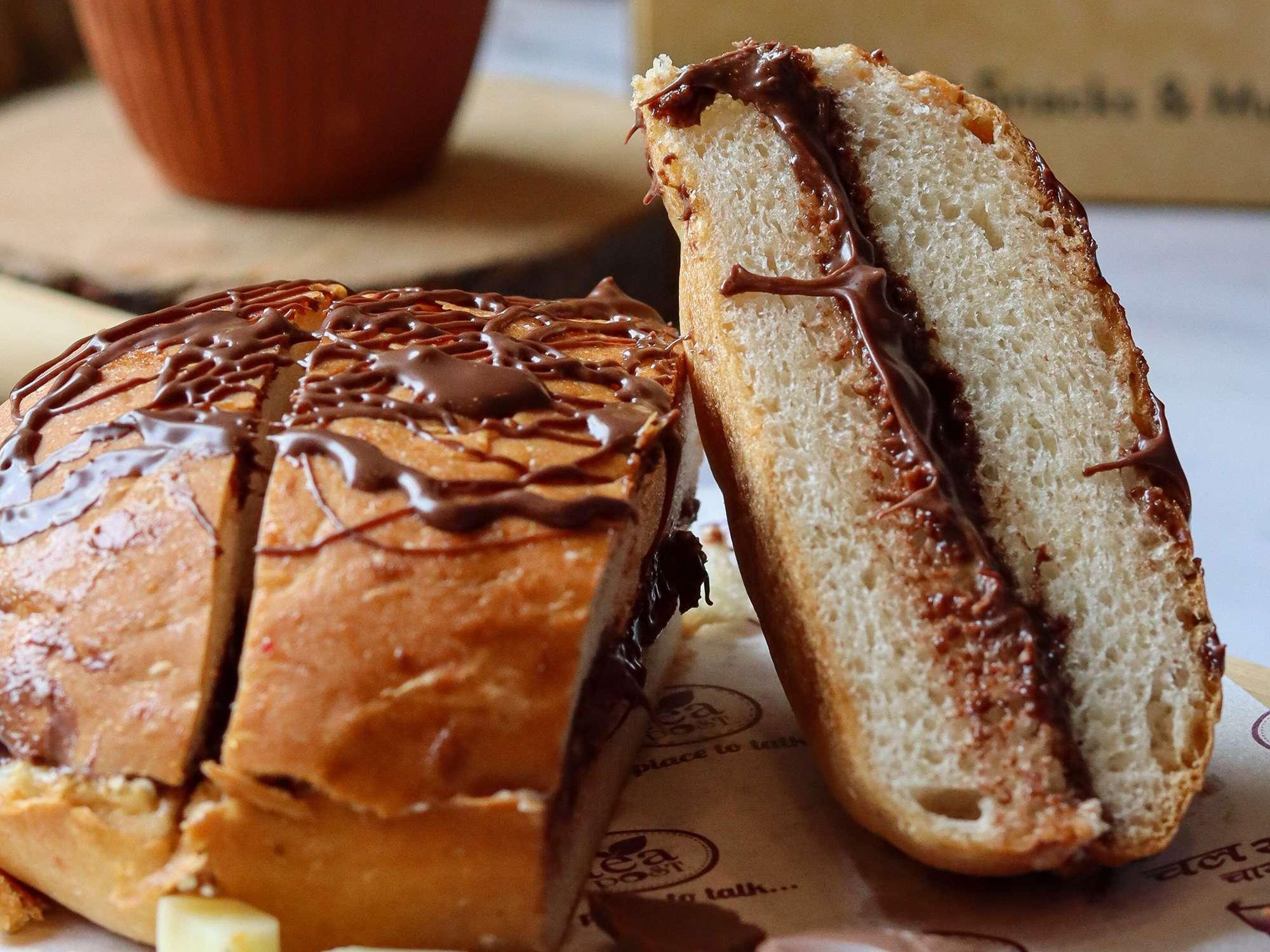 Chocolate Maska Bun.