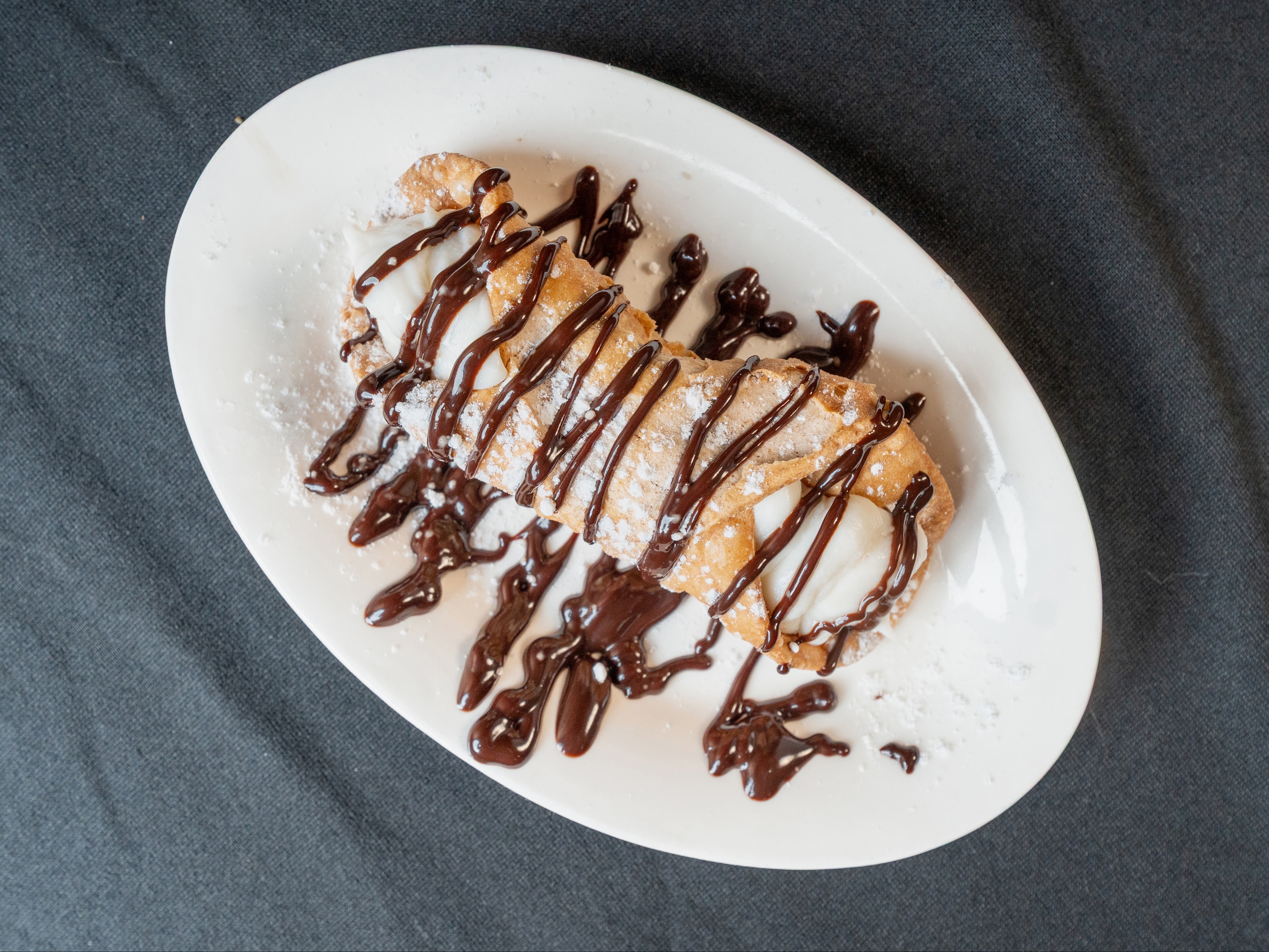 Cannoli.