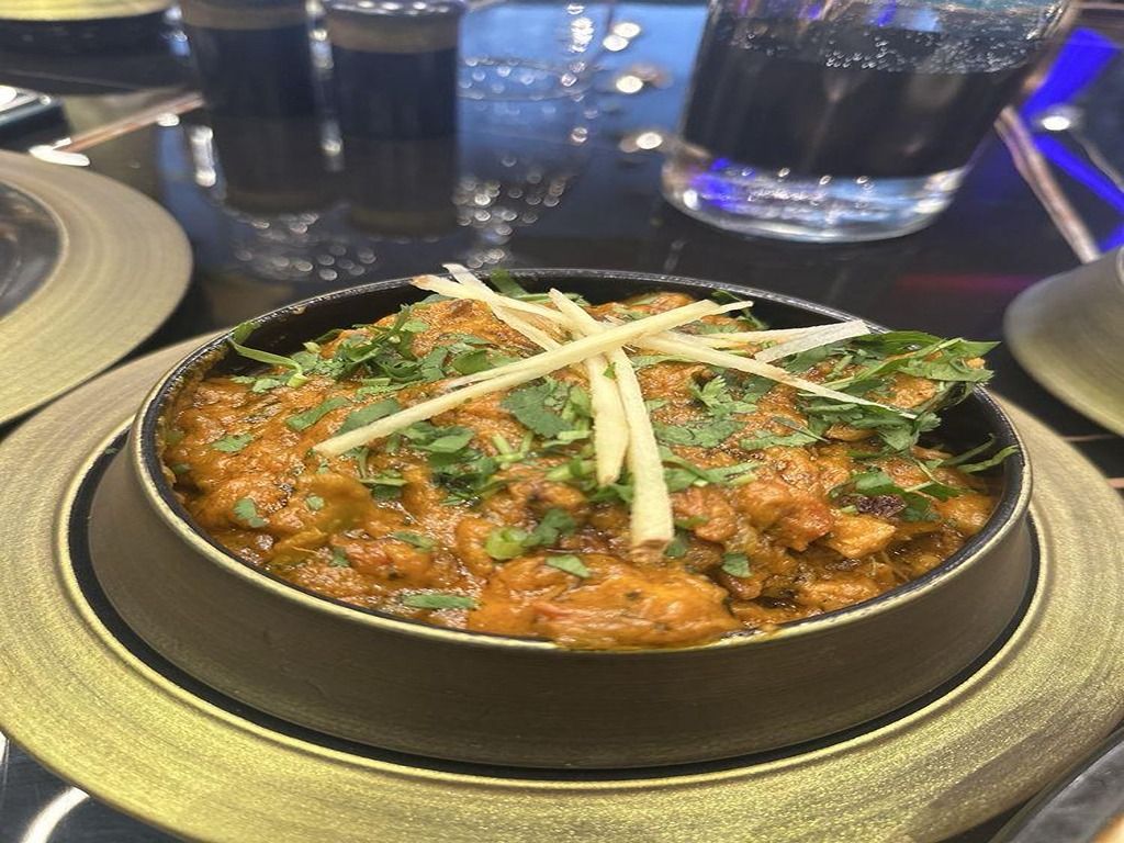 RUSTIC KARAHI CHICKEN.