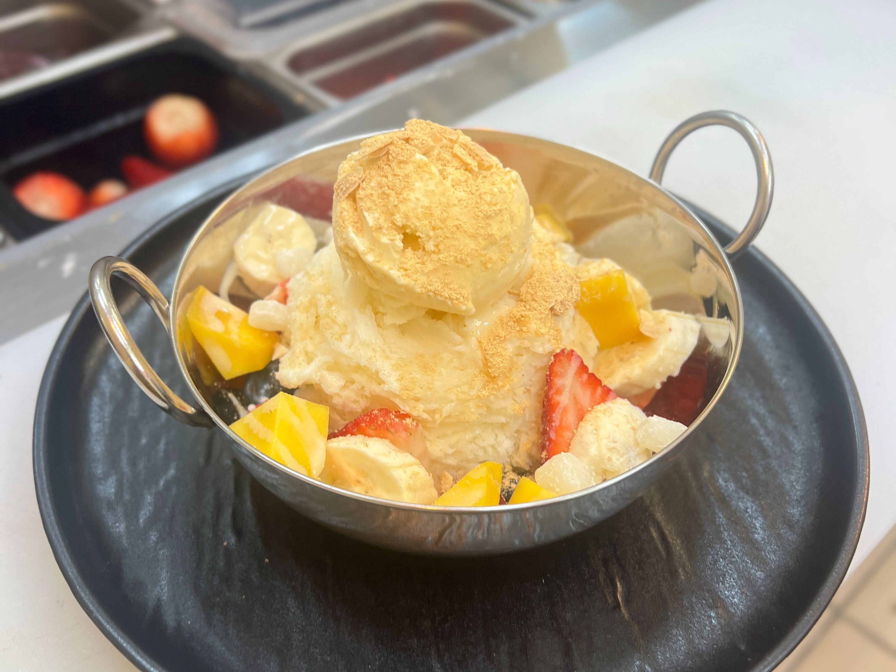Mixed Fruit Bingsu.