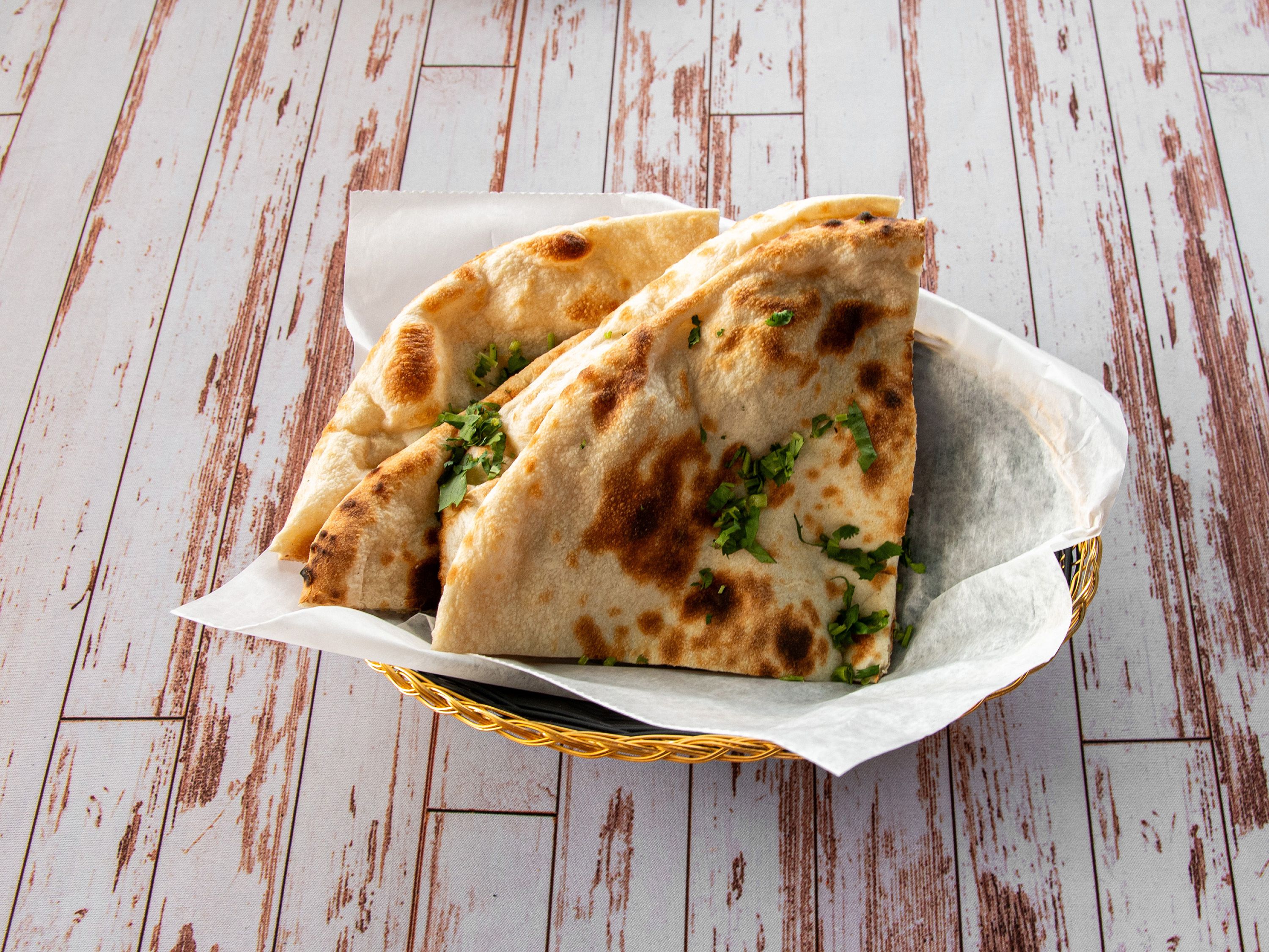BUTTER NAAN.