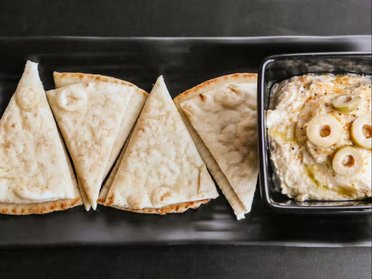 Hummus With Bread