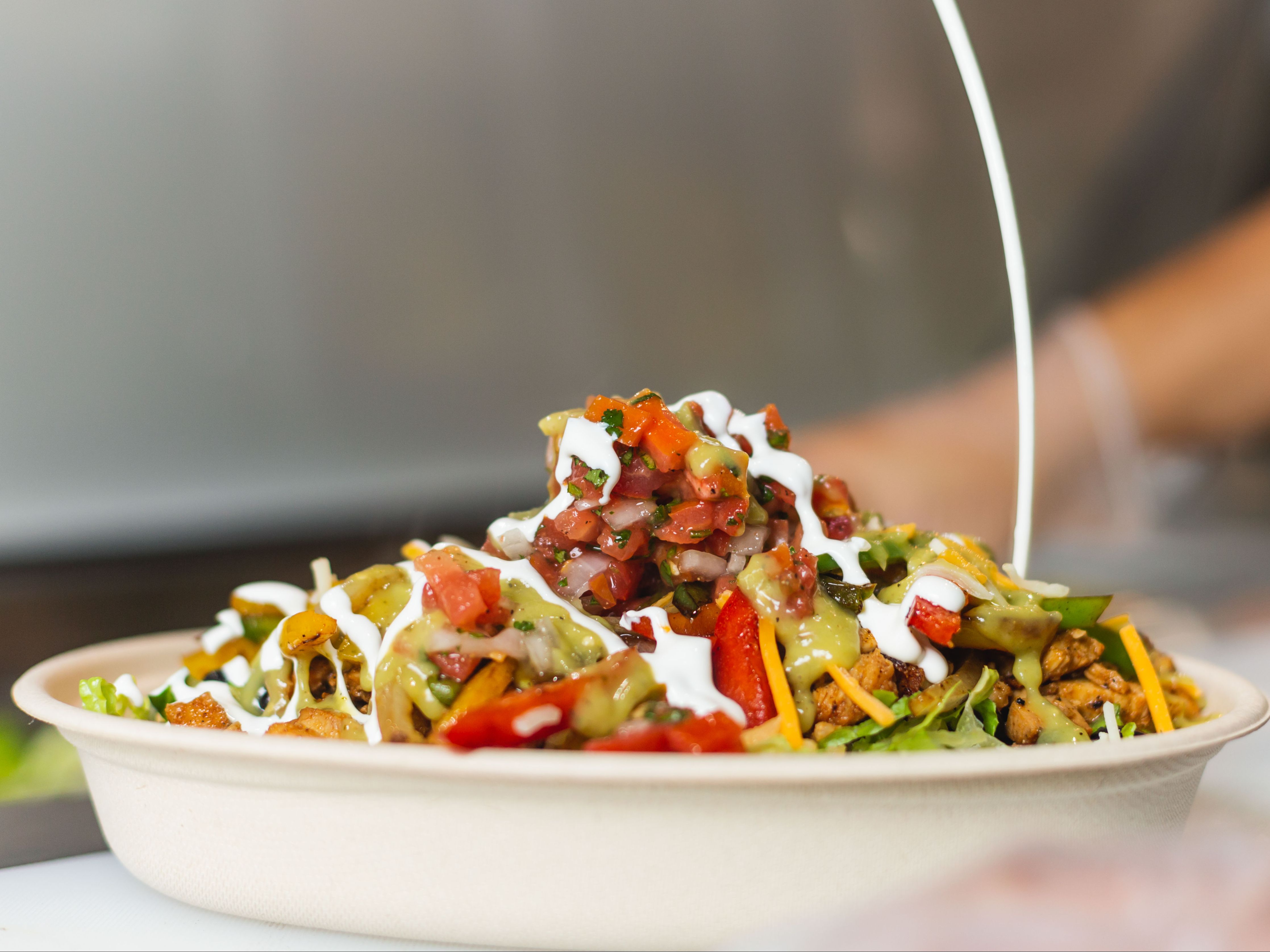Lunch Special ( Chicken Bowl w/ Canned Drink).