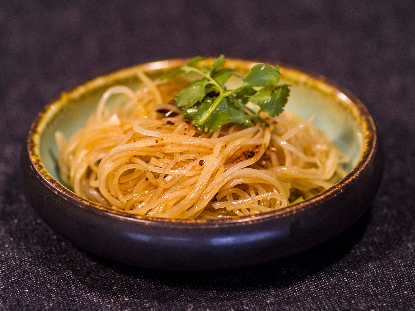 Salade de Pommes de Terre Épicée et Aigre