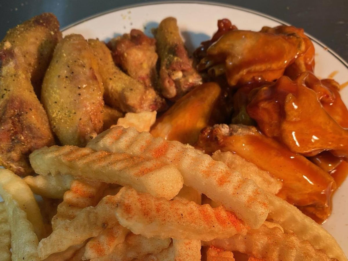 2 Pc Catfish & 4 Wings.