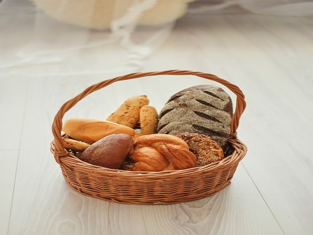 ASSORTED BREAD BASKET.
