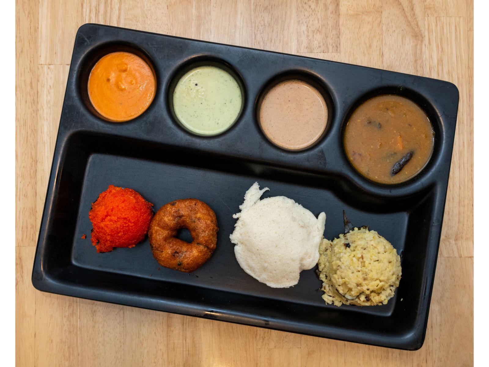Combo 5: 1Idly, 1Vada, Pongal & Sweet.