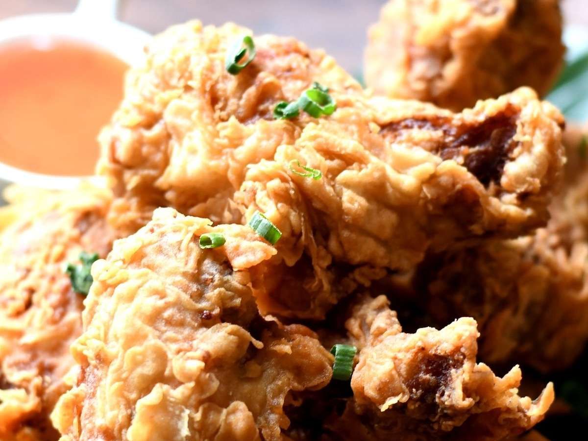 12 Thai Chicken Wings.