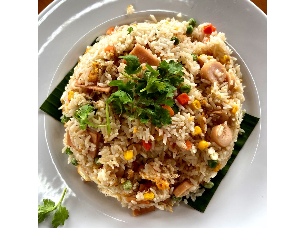 48. Cơm Chiên Phoshop / Fried Rice Phoshop w/Shrimp, Beef & Chicken Combination.