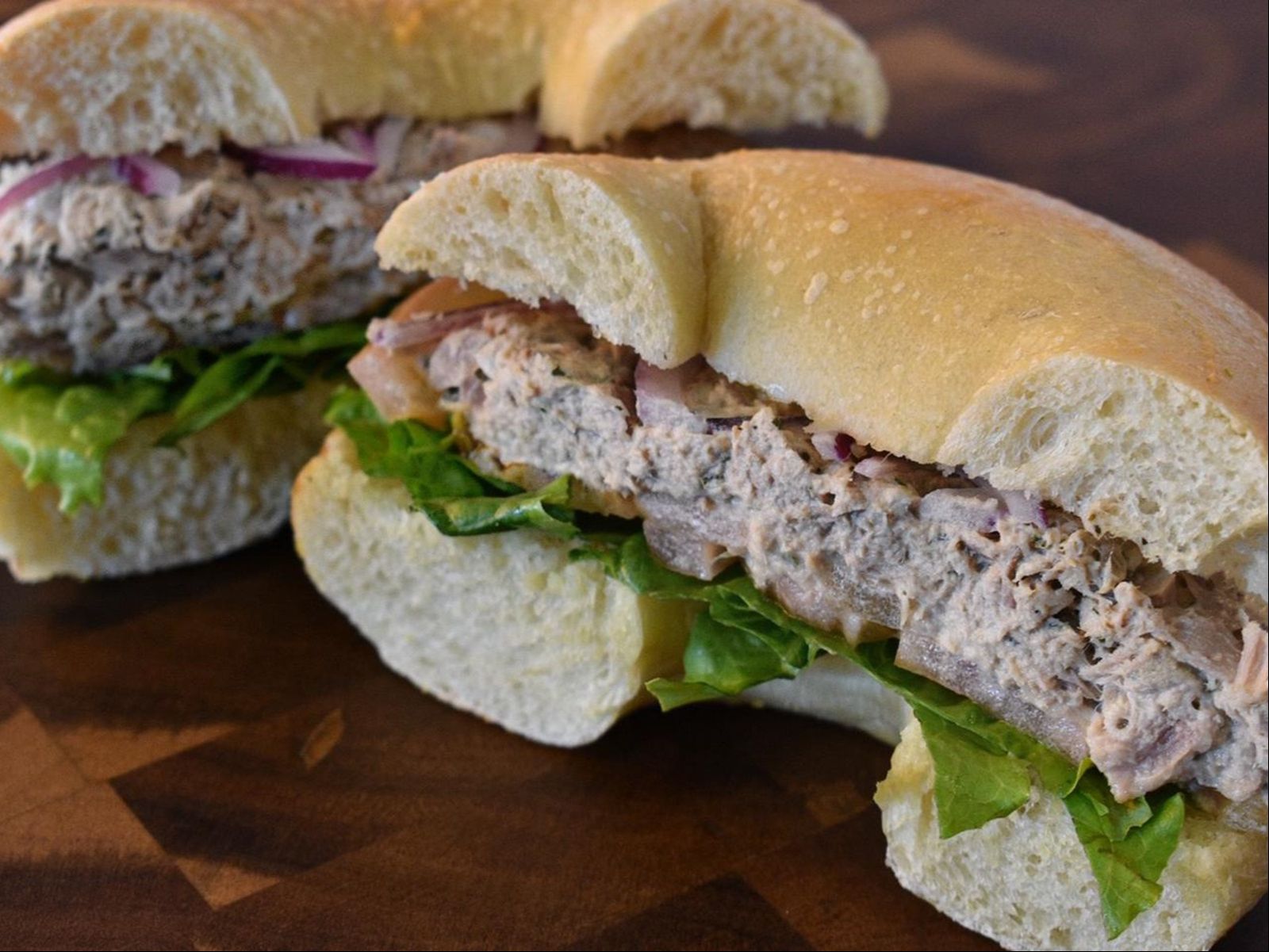 TUNA SANDWICH.