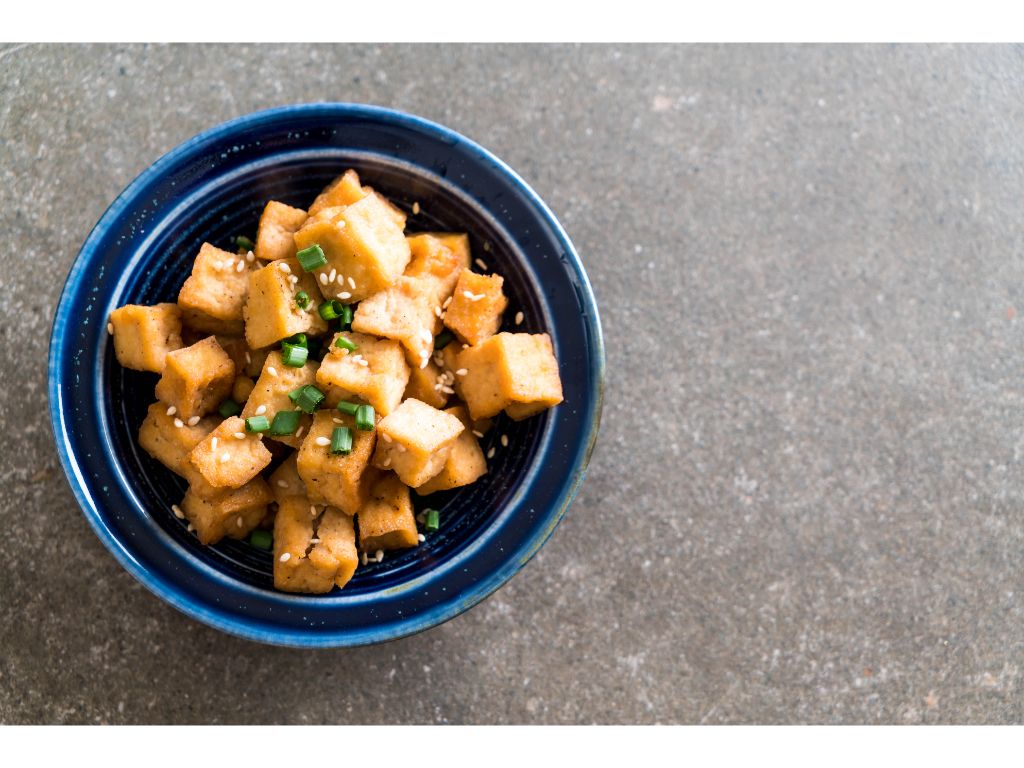 35. Cơm Đậu Hủ Chiên / 35. Cơm Đậu Hủ Chiên / Steamed Rice w/Fried Tofu.