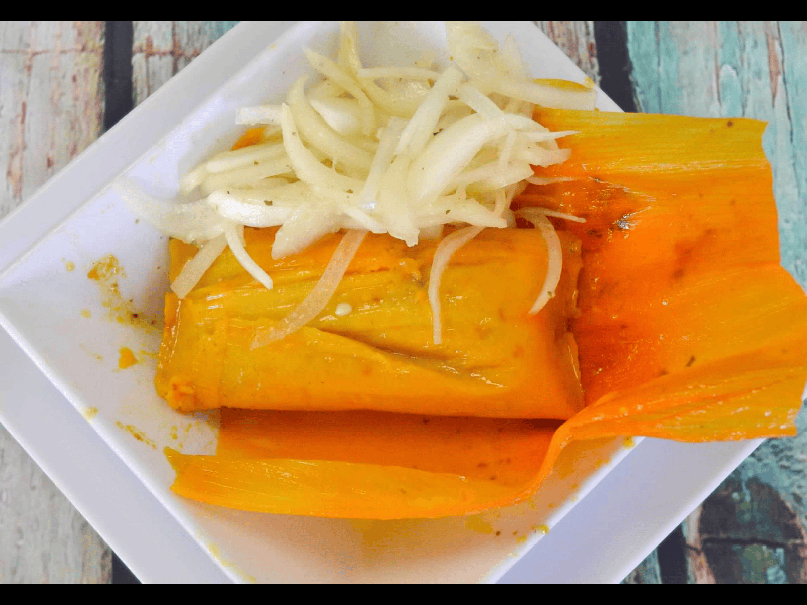 TAMAL EN HOJA.