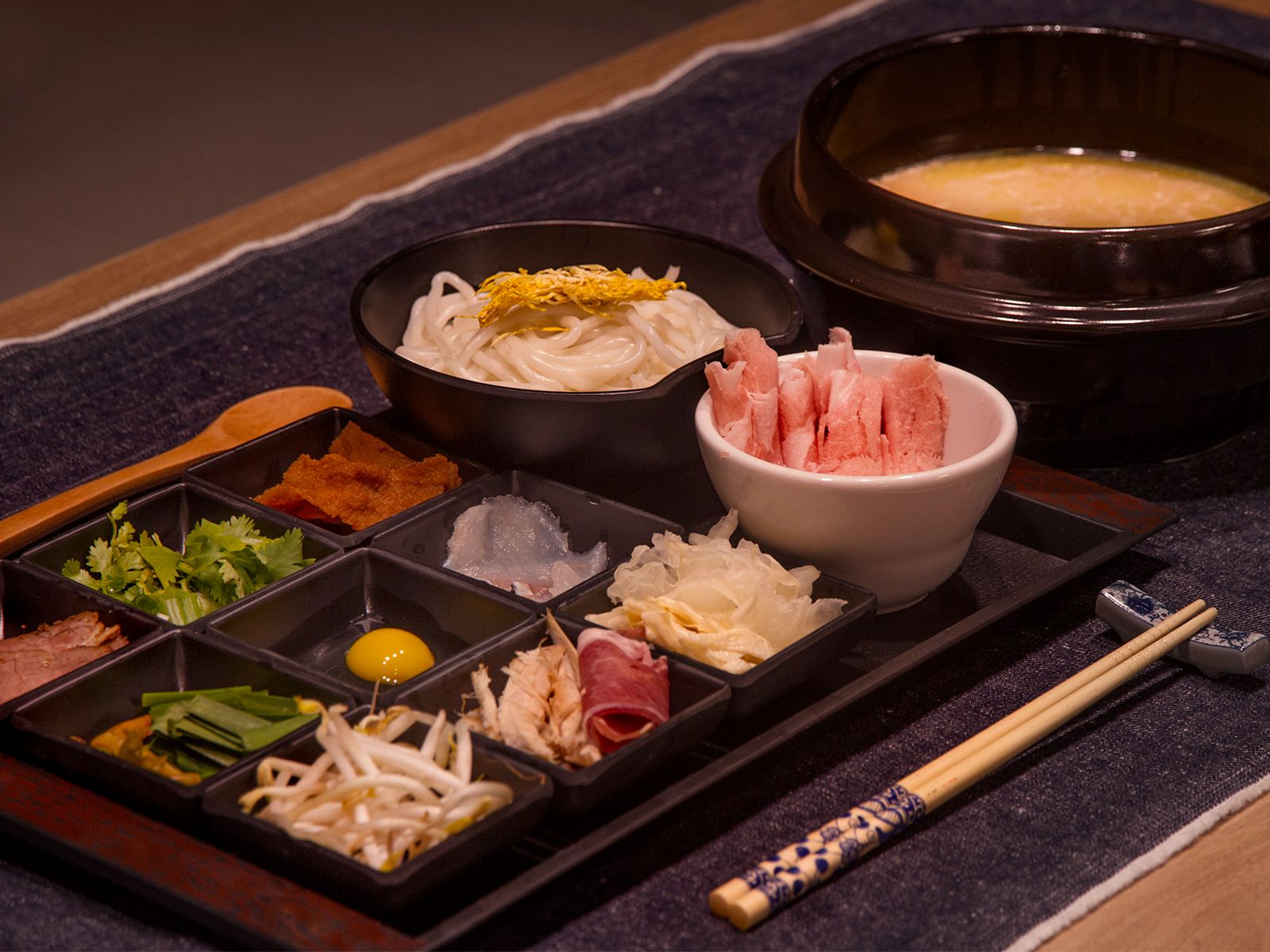 Nouilles qui Traversent le Pont