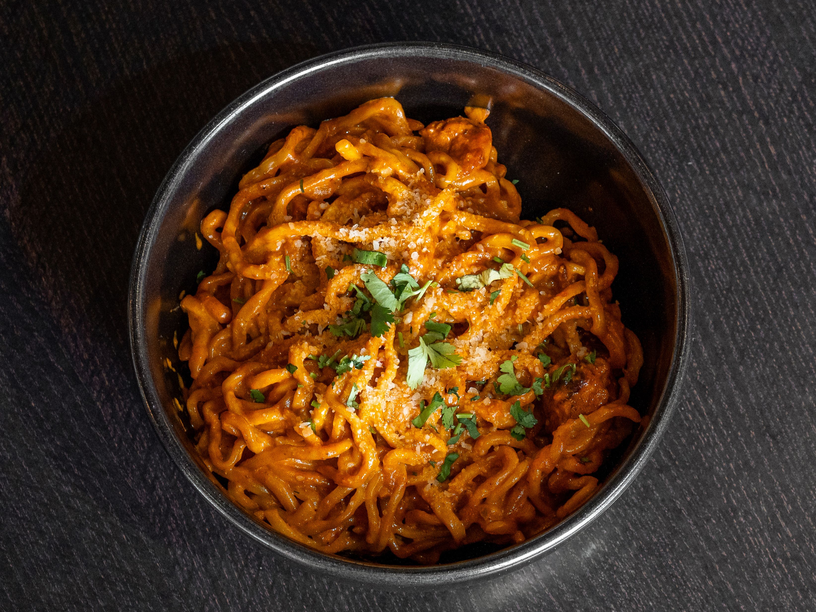 Malai Garlic Chicken Noodles