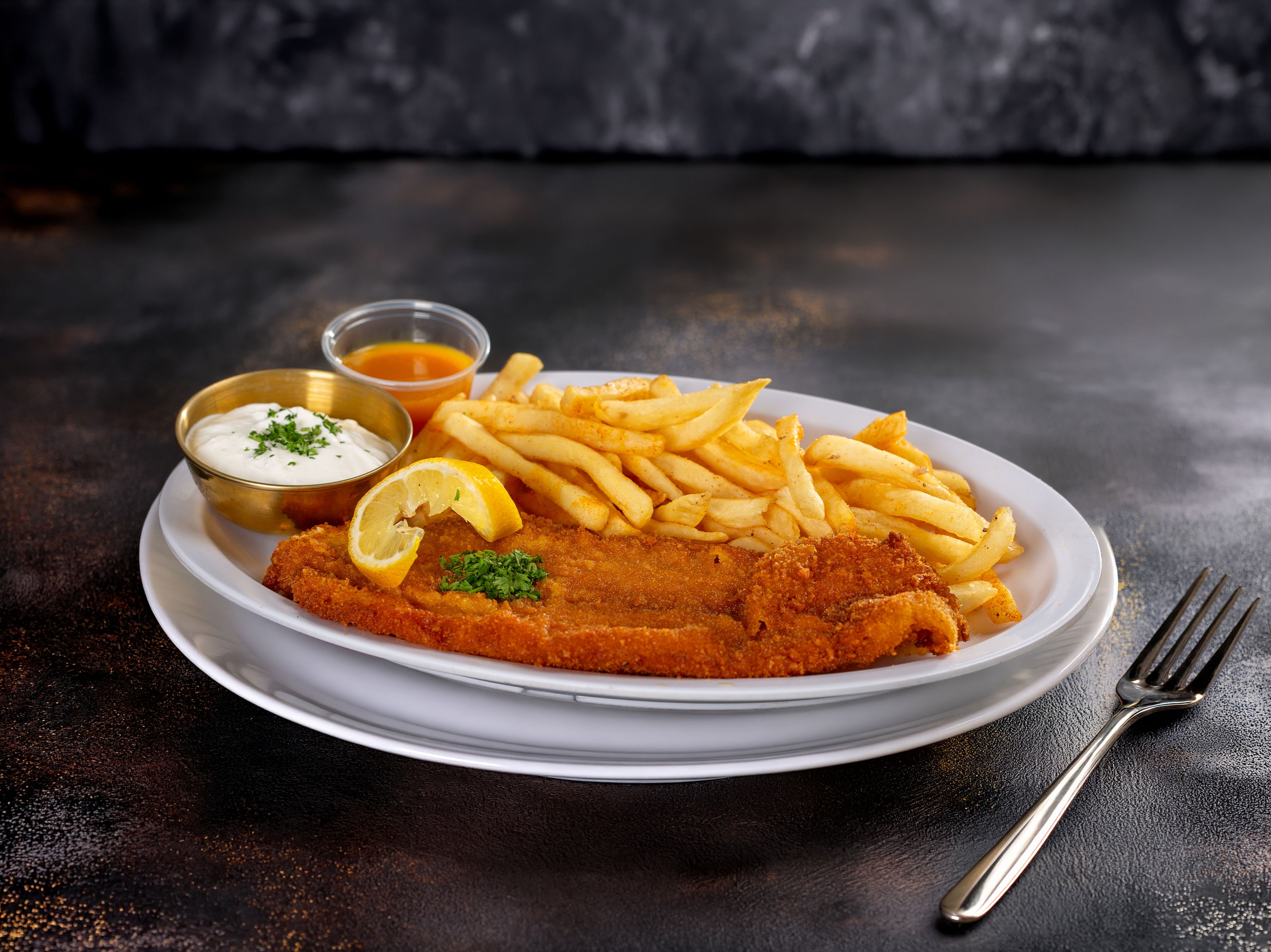 Tarbosh Fried Fish Plate / طبق سمك مقلي طربوش.