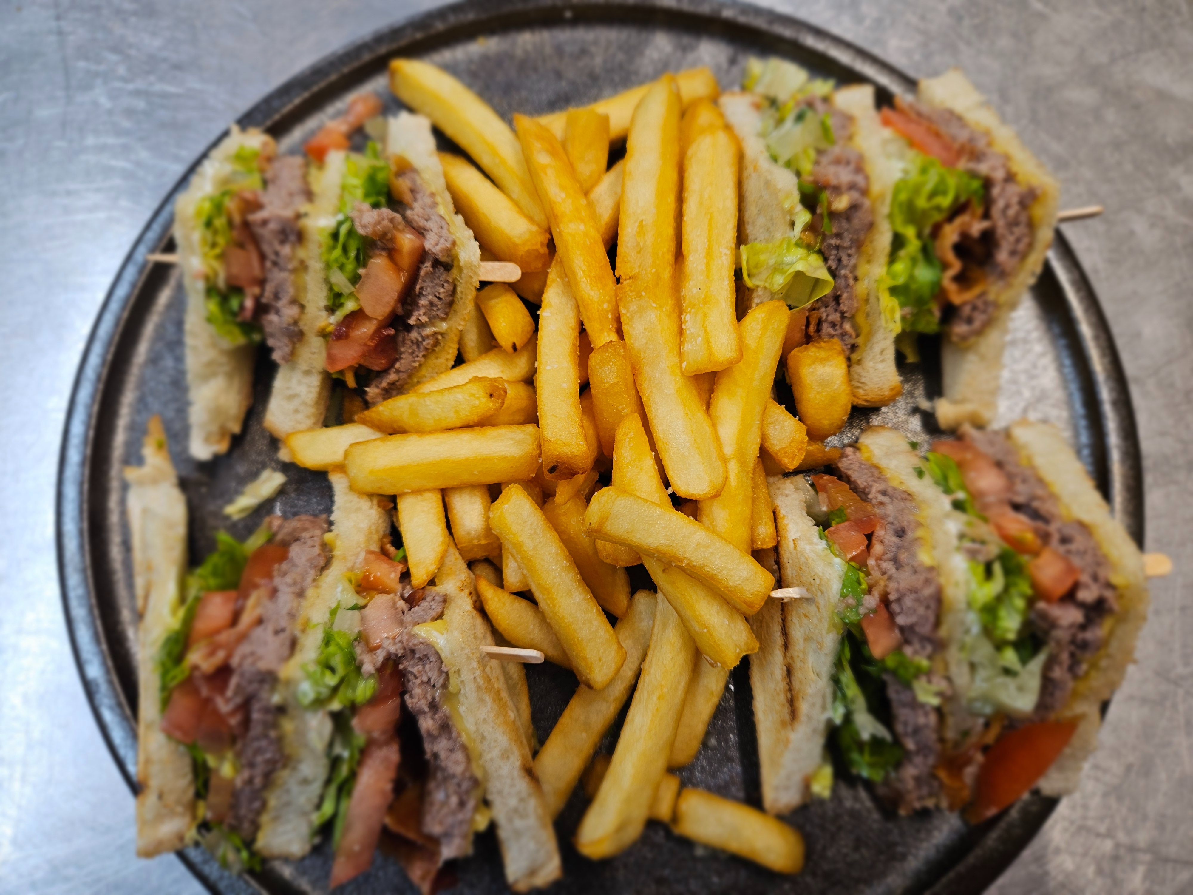 Cheeseburger Club Sandwich  ( Lettuce, Onion, Tomato, Cheese And Bacon)