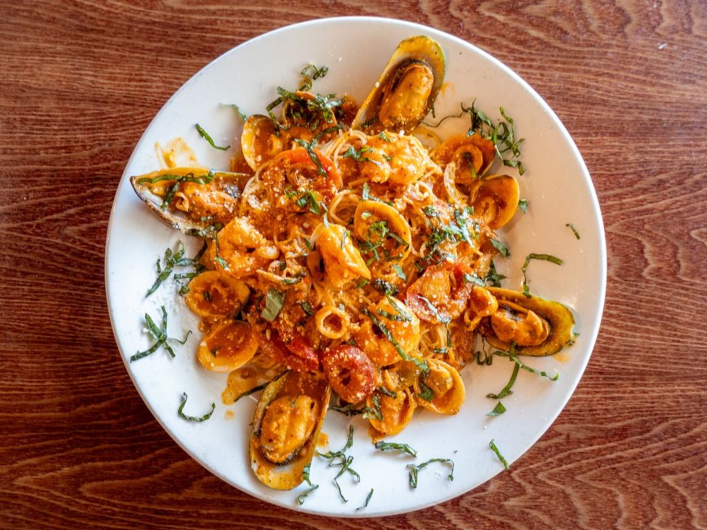 1\2 Tray Seafood Fra Diavlo.