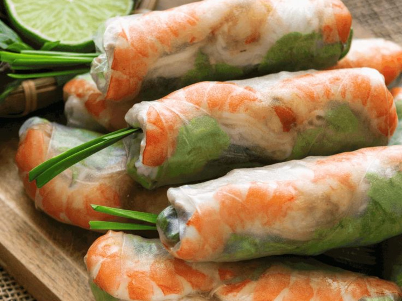GOI CUON TOM THIT / SHRIMP AND PORK SPRING ROLLS.
