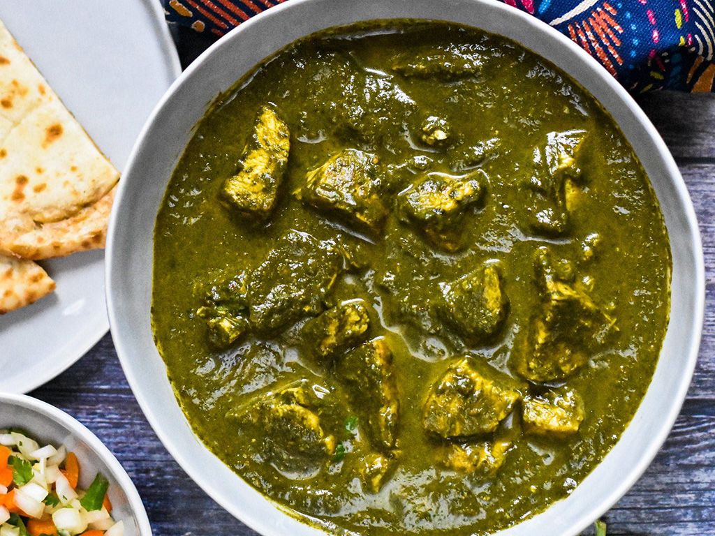 Palak Chicken (Small  Tray- Serves 10-12 People).