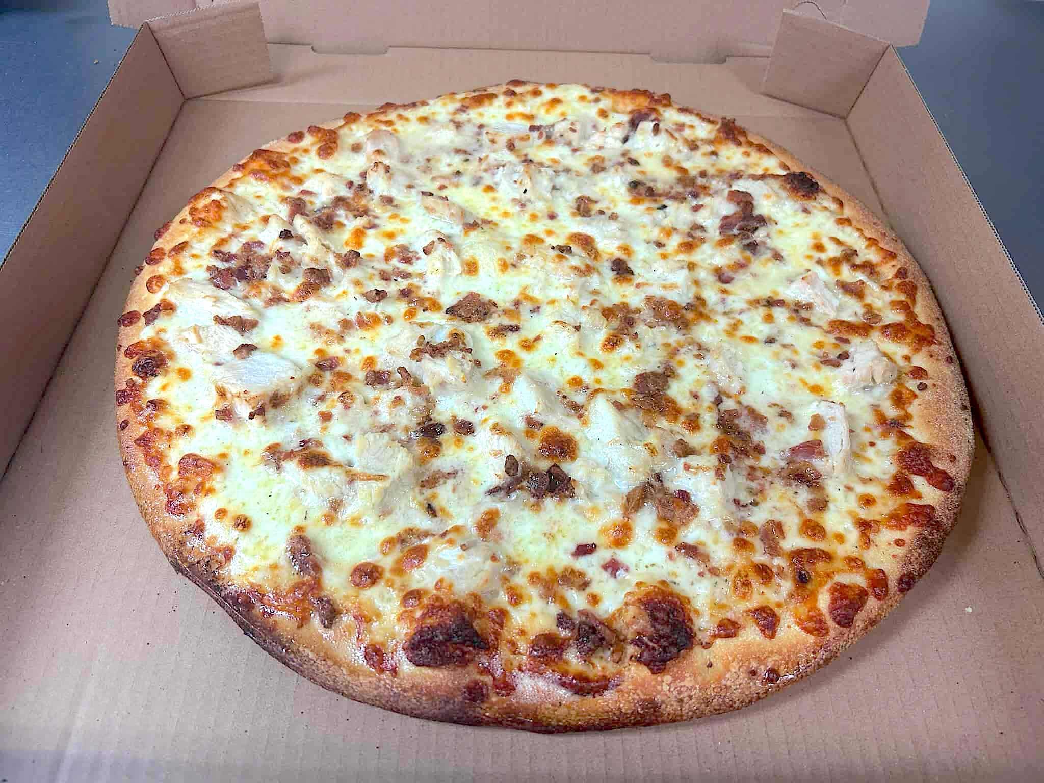 Small Chicken Bacon Ranch Pizza.