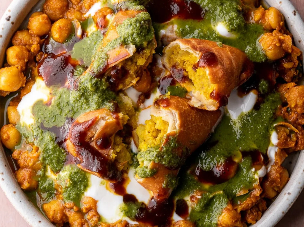 Samosa Cholay Chaat.