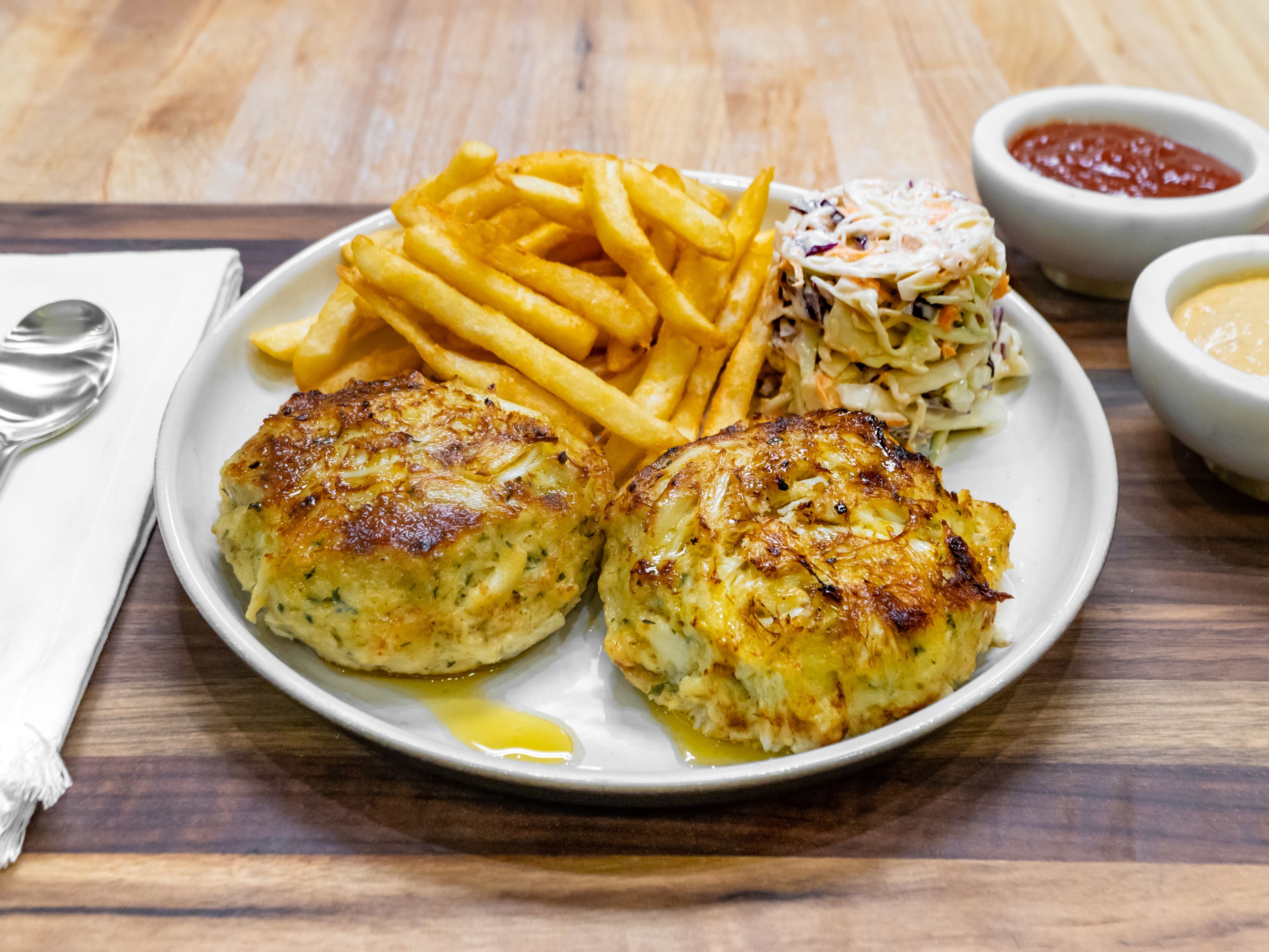 #16 Jumbo Lump Crab Cake Platter (2PC)