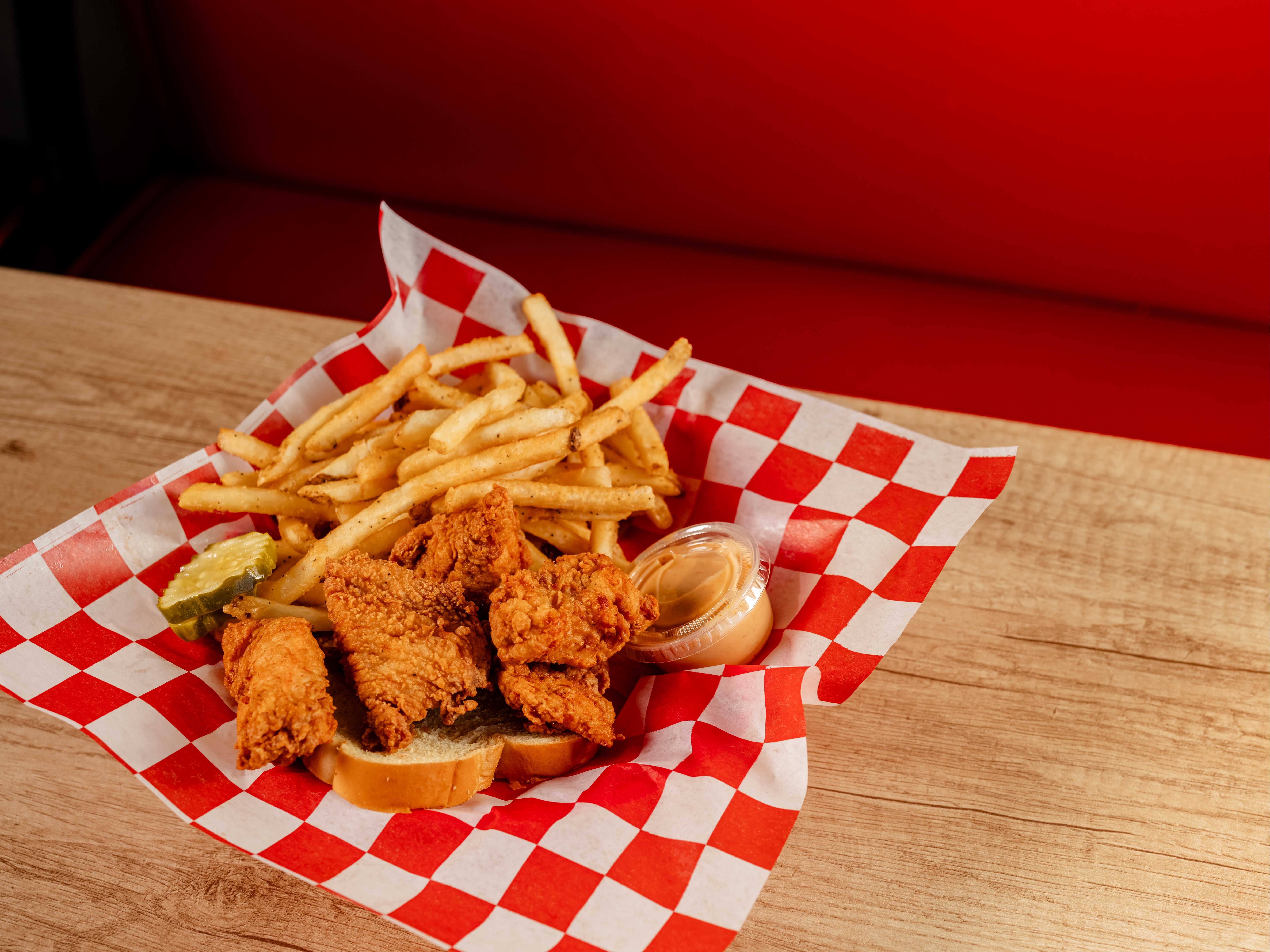 6 Piece Nuggets Basket.