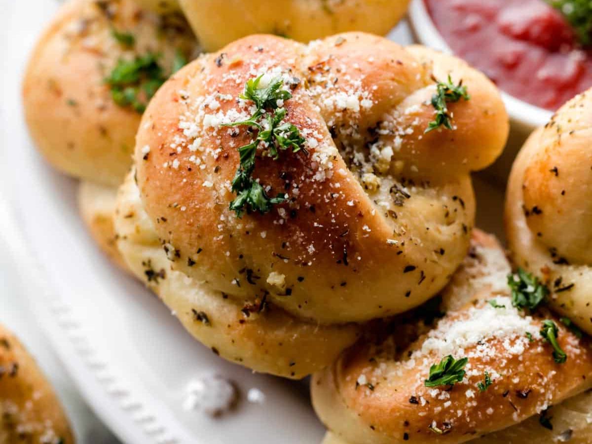 Garlic Knots 6 Pcs.