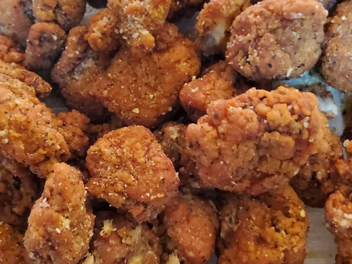 Large 2 Topping & 30 Boneless Wings.