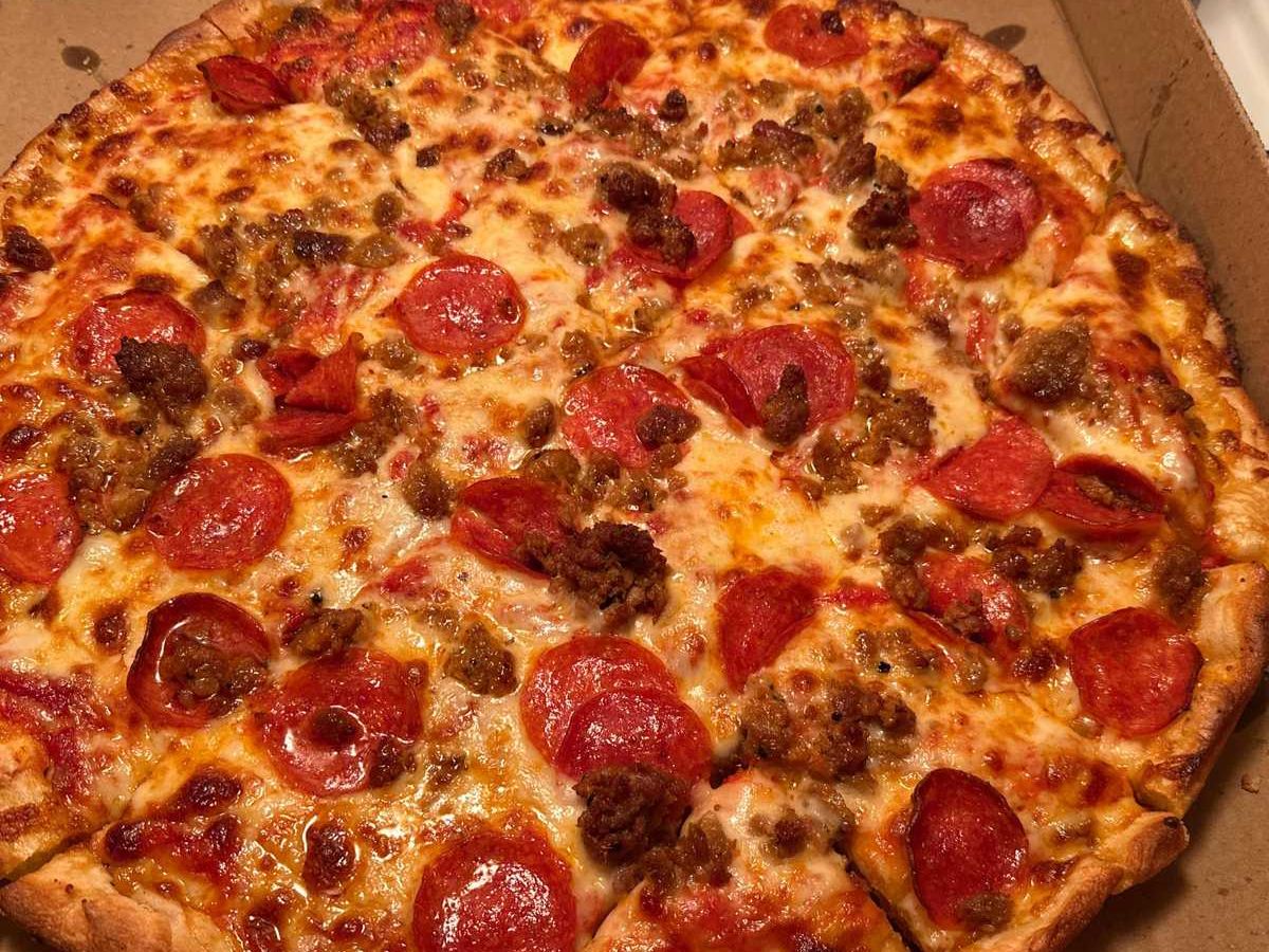 Large 2 Topping & 30 Bone In Wings.