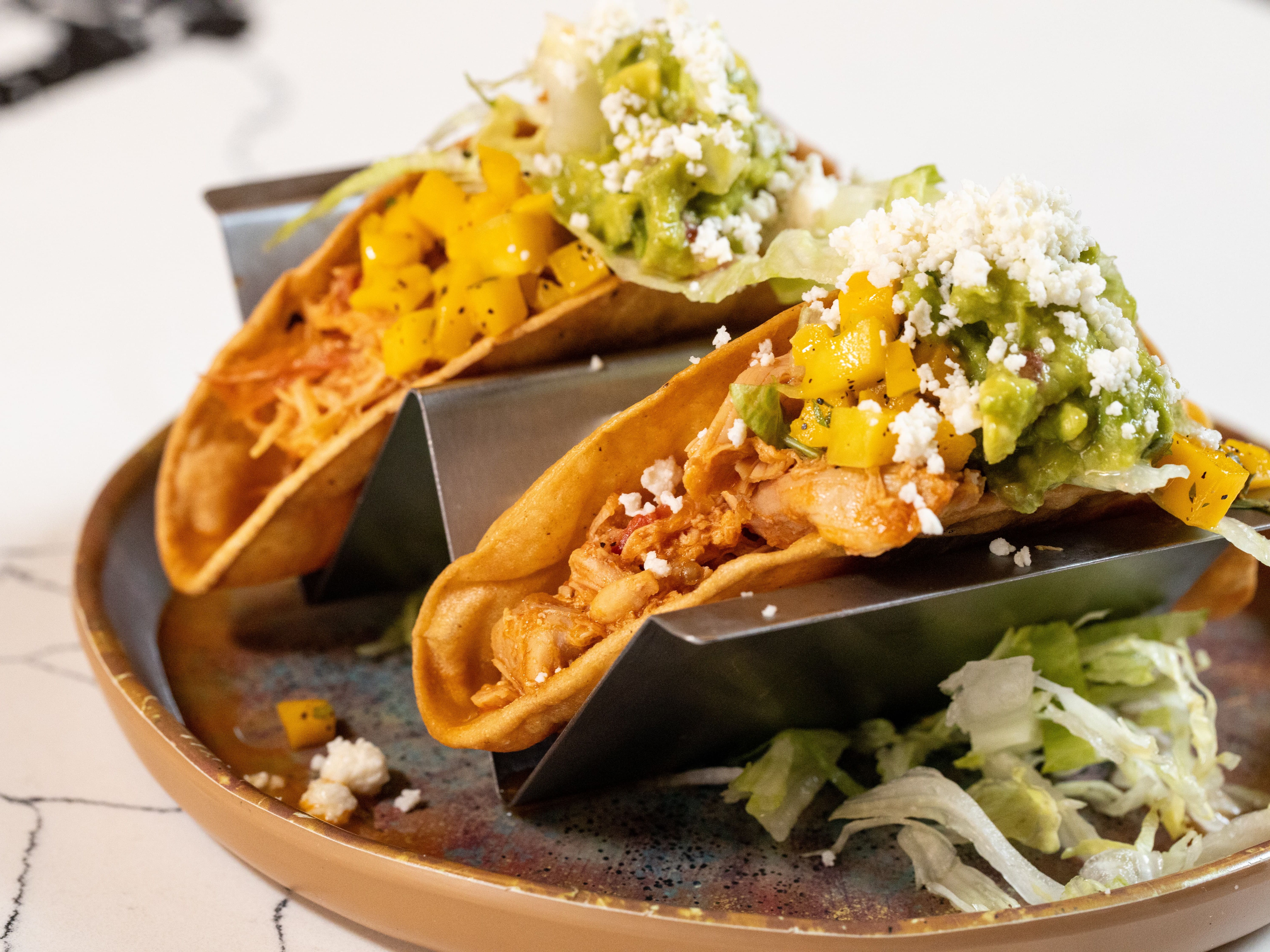 Pull Chicke Dorados Party Pack 10 Tacos.