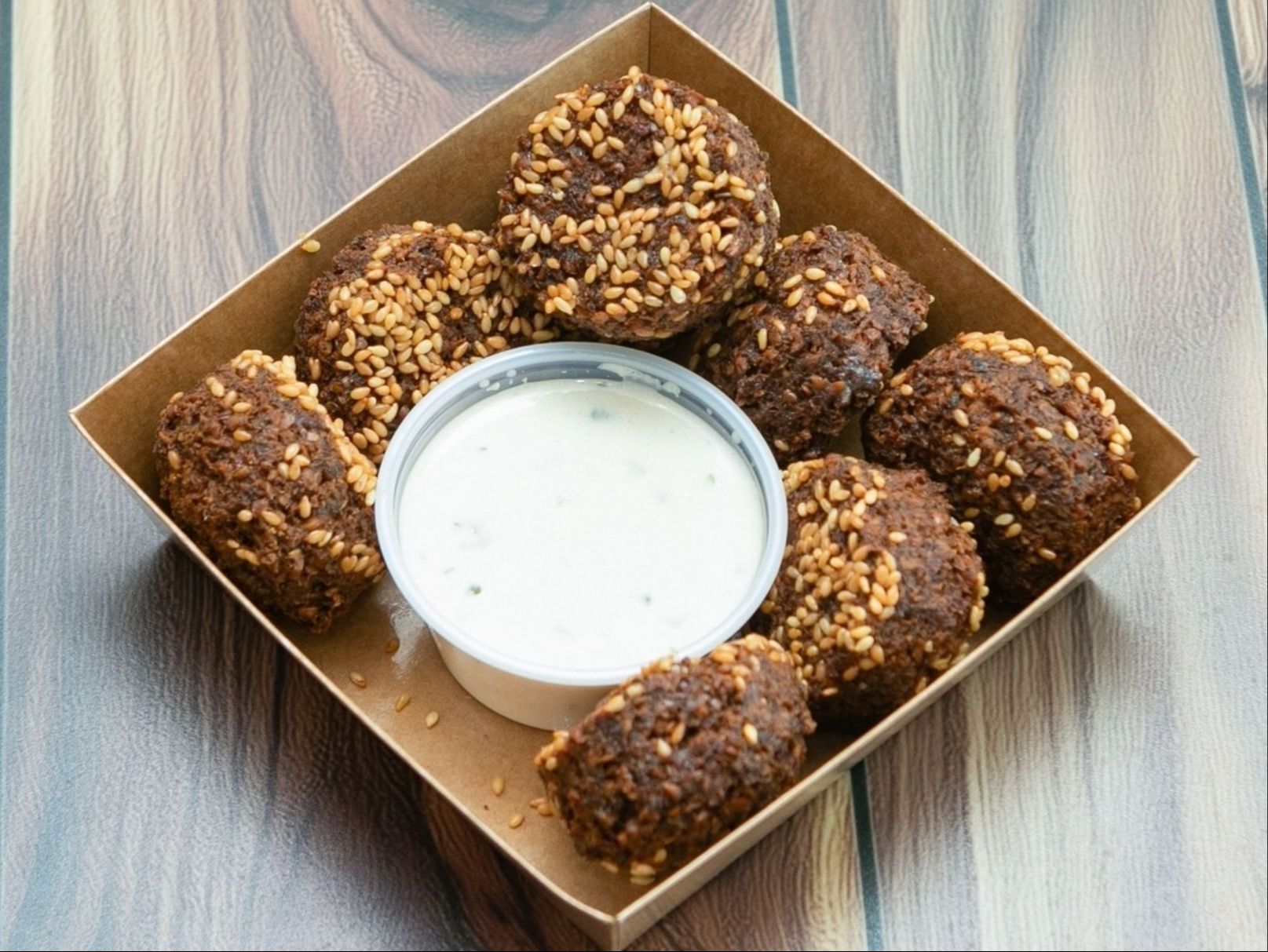 Falafel (8 pieces) & Sauce