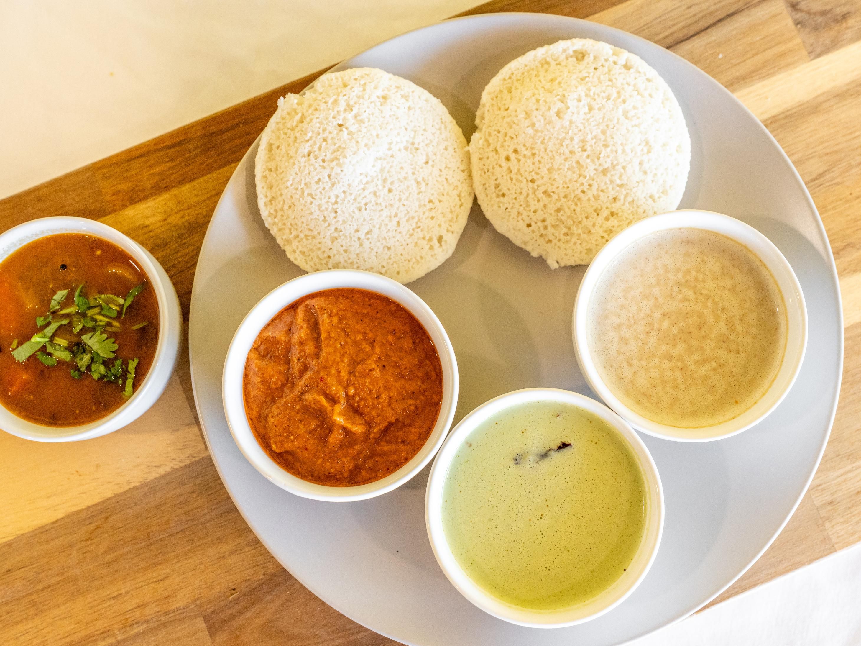 Plain Idli (2 Pieces).