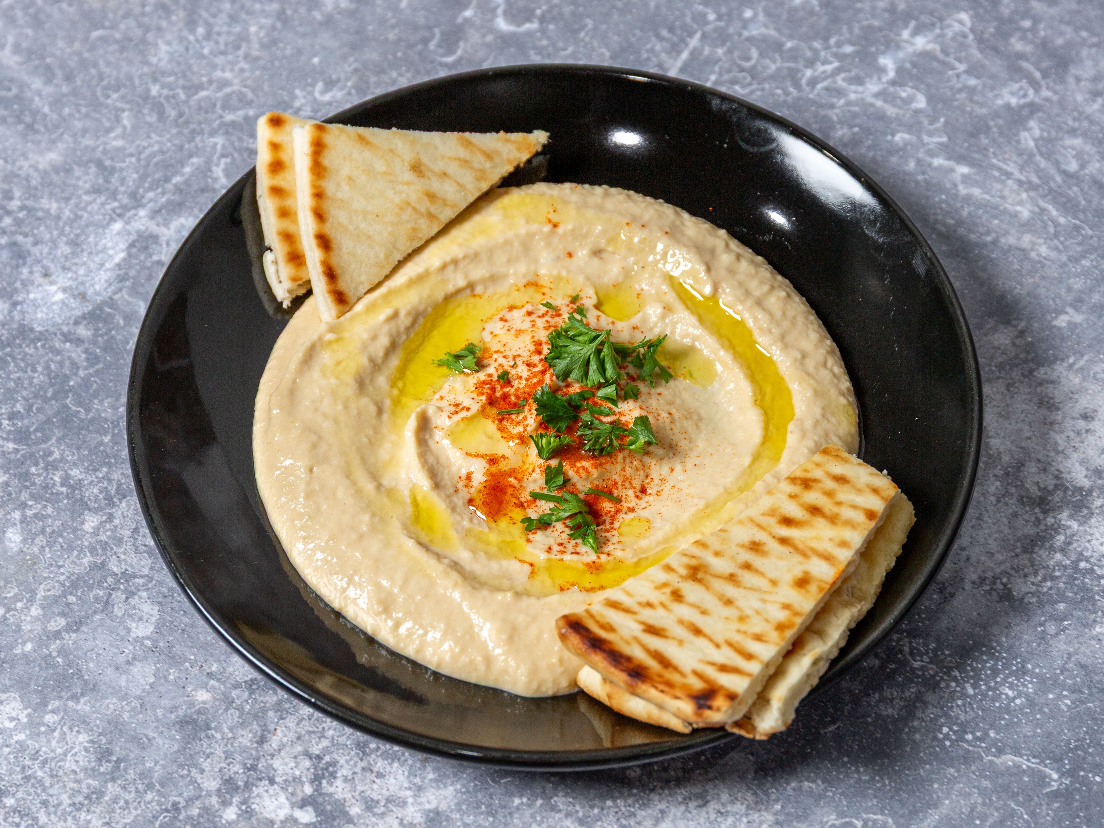 Hummus W/pita Chips.