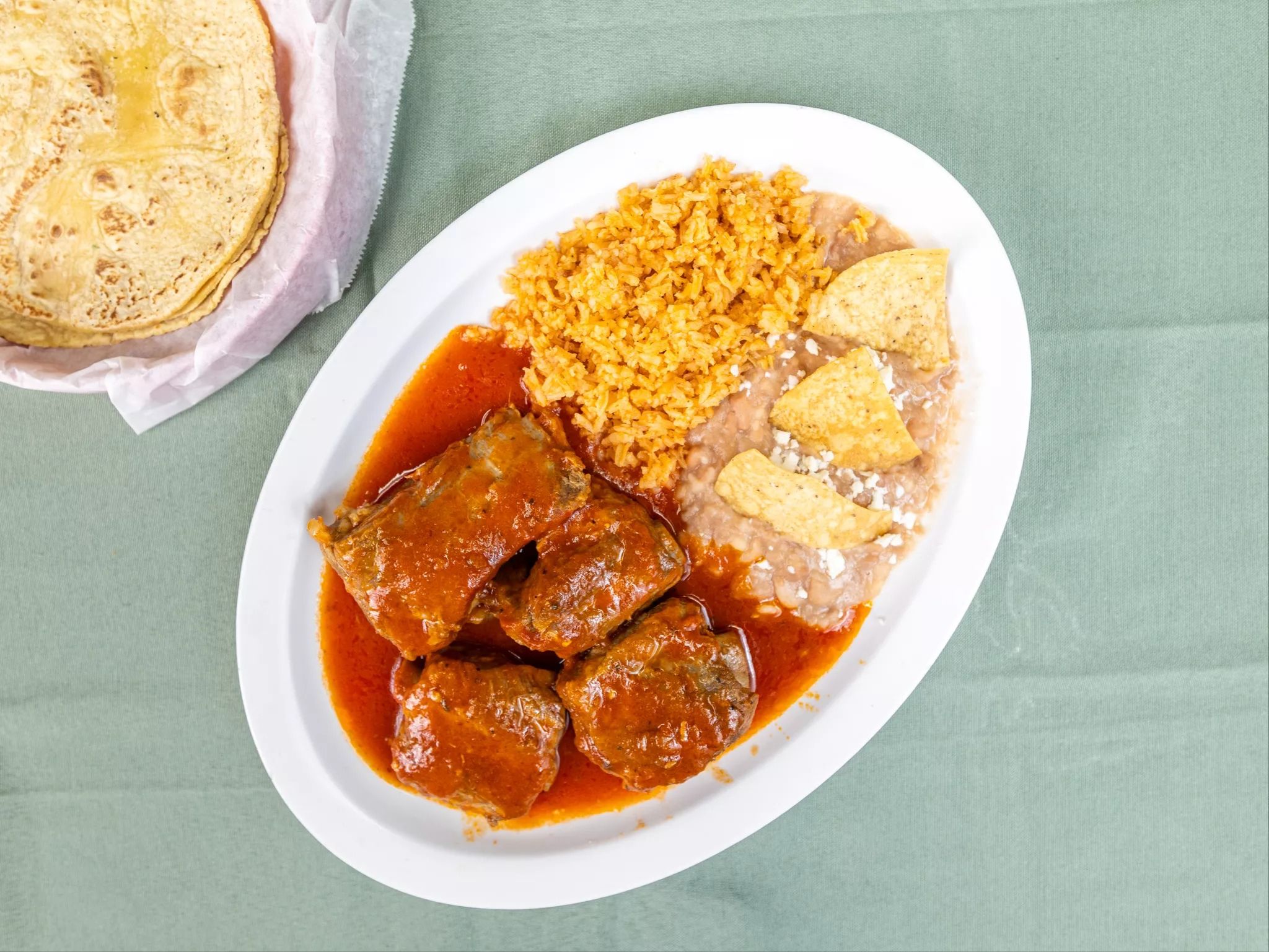 Costillas De Puerco-Salsa Roja Plate.