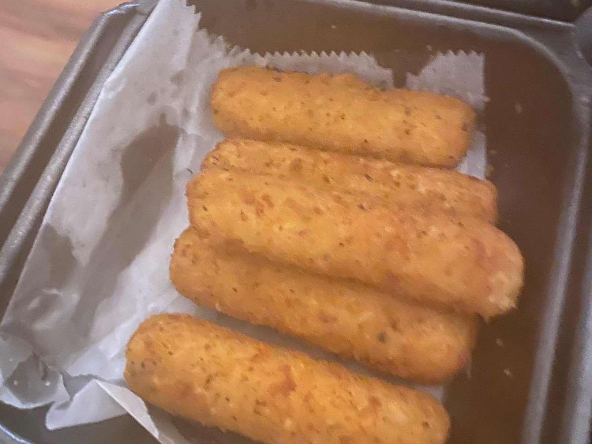 Side Mozzarella Sticks 5pcs.