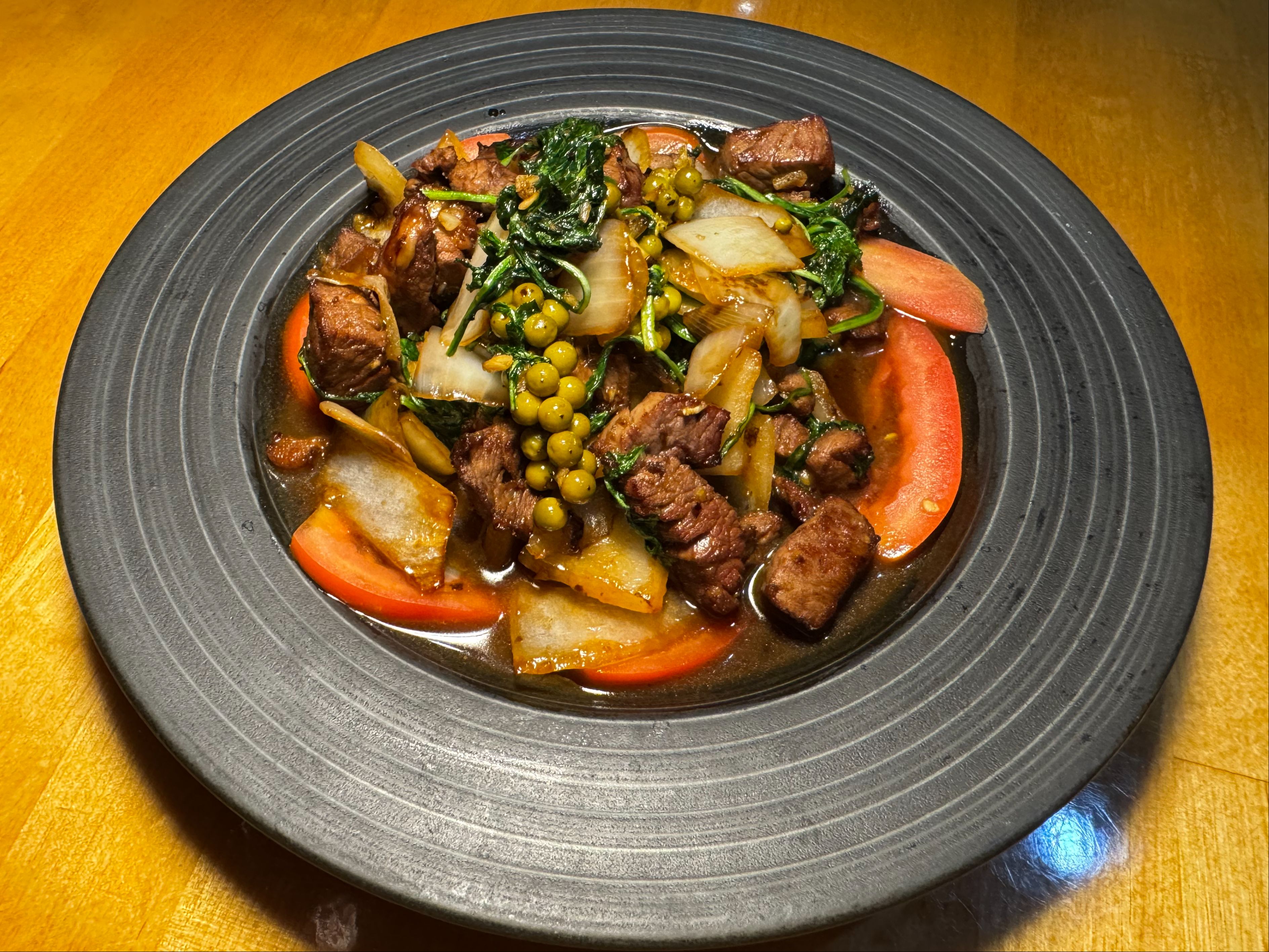 SHAKEN BEEF & ARUGULA.