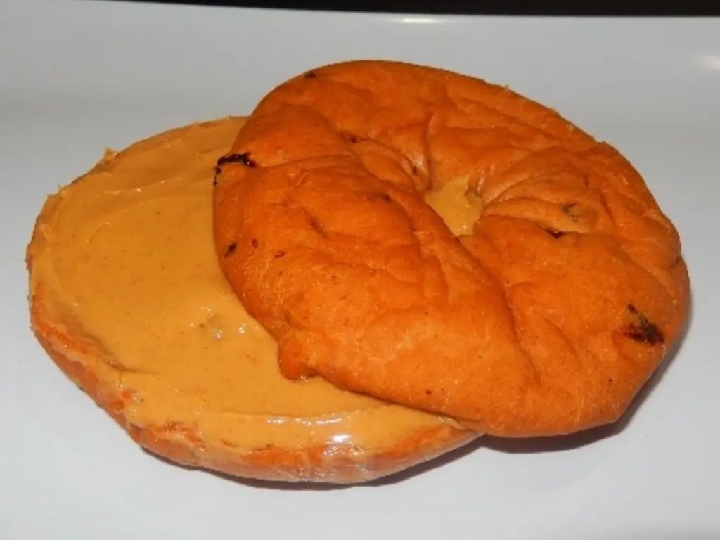 Gluten Free Bagel w/ Spread.