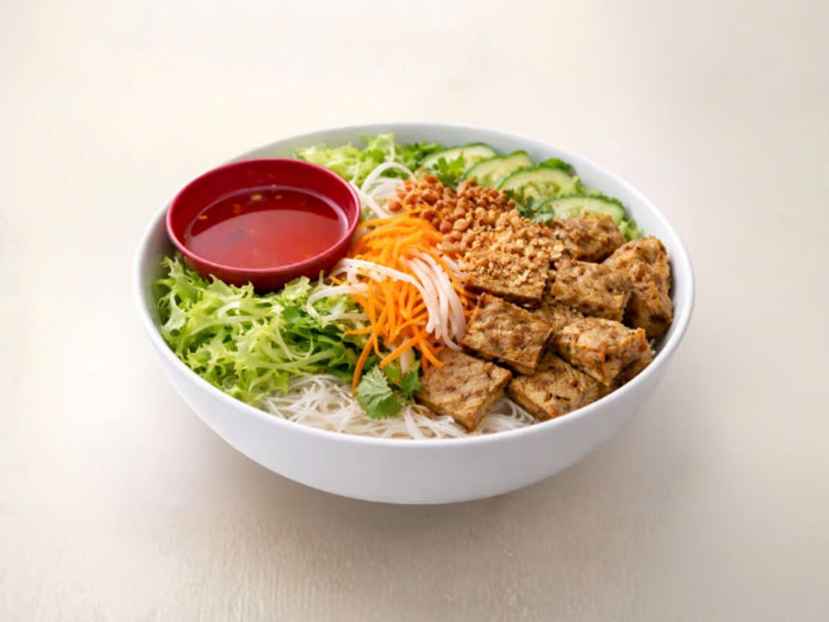 27 Tofu noodles salad