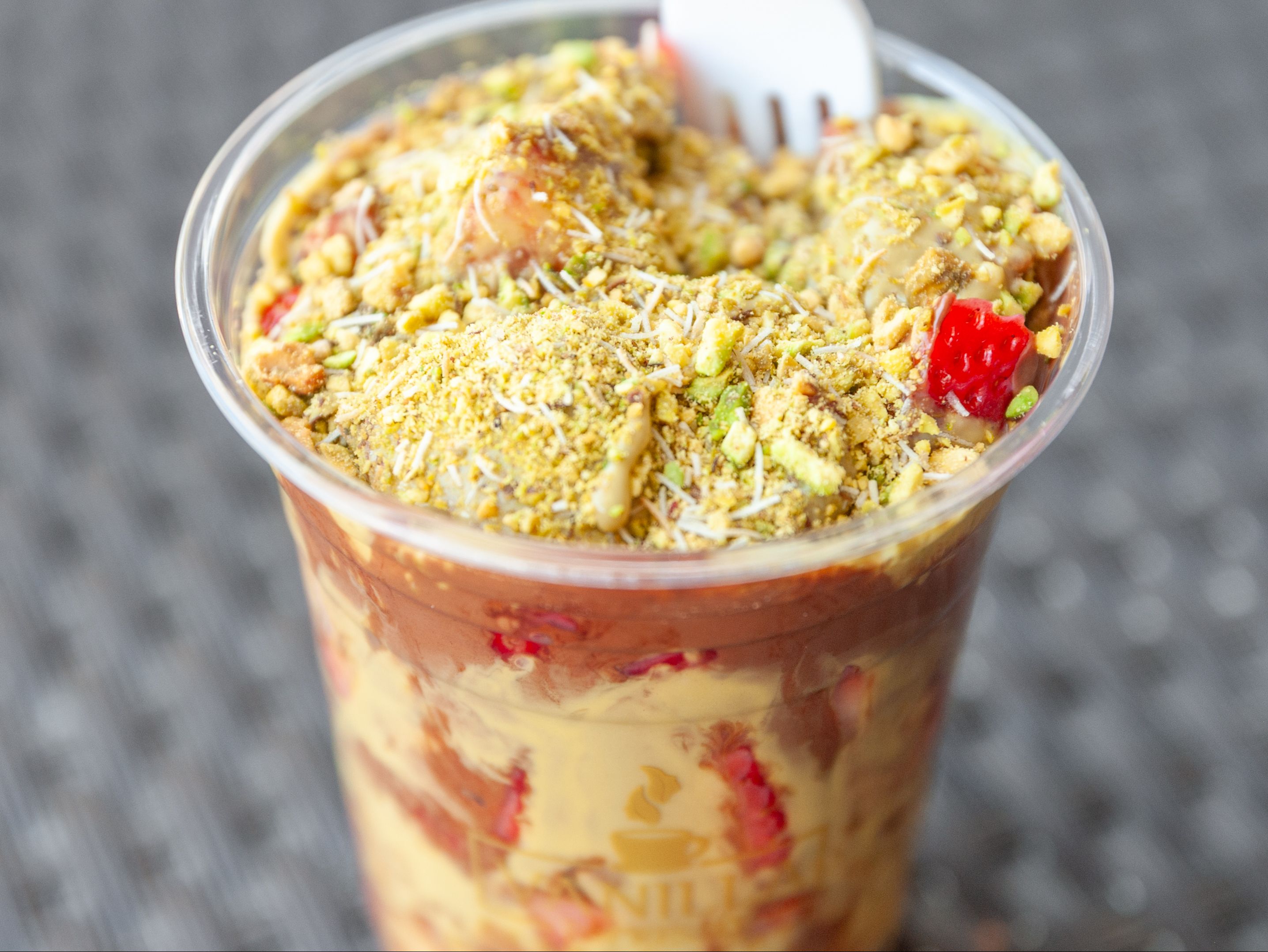 Dubai Chocolate Strawberries.