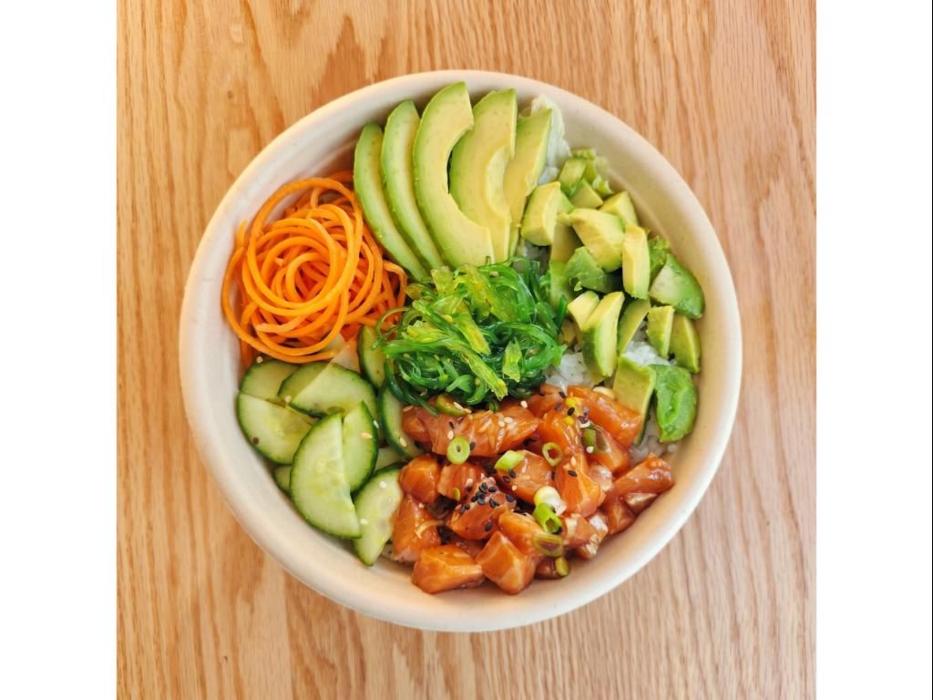 RAW SALMON POKE.