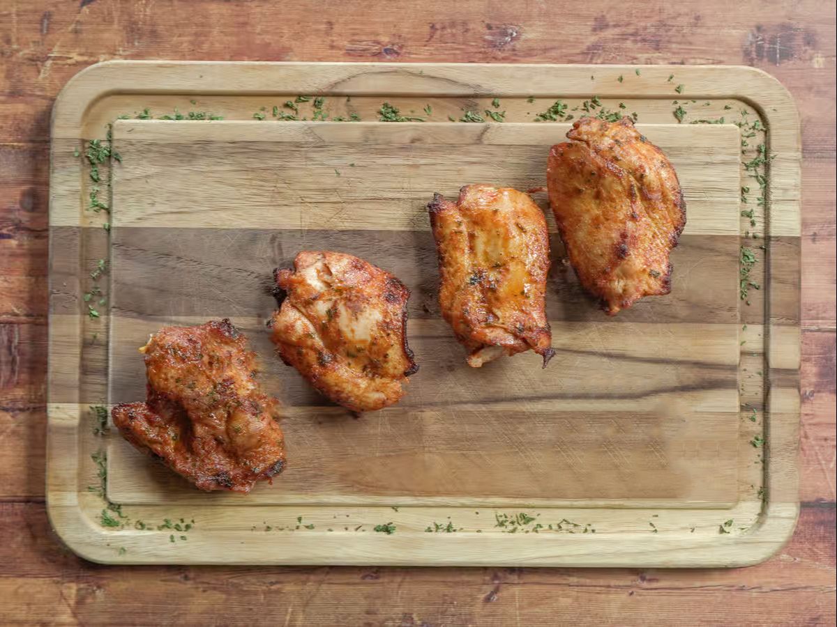 Chicken Thighs (16 oz).