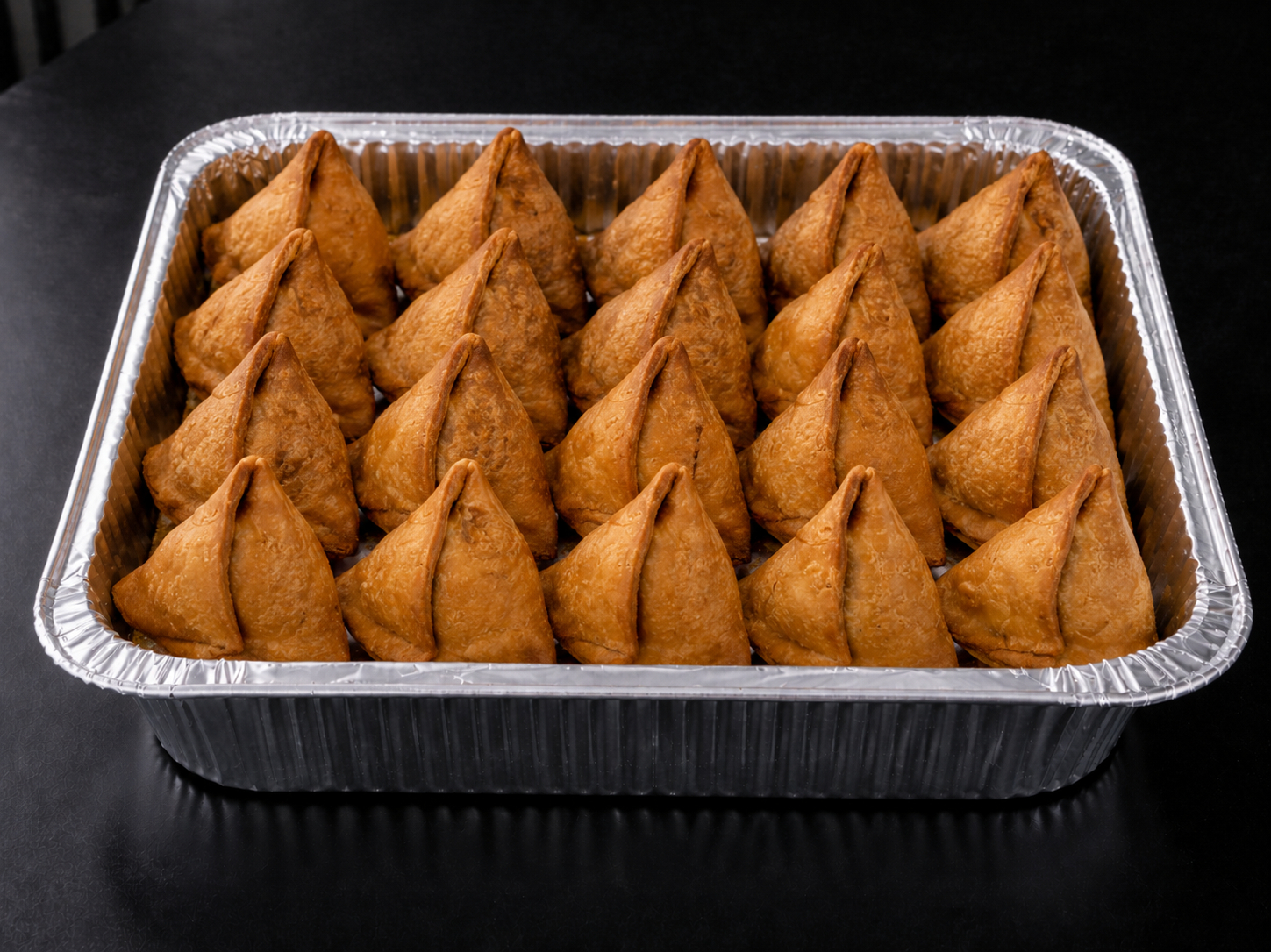 Vegetarian Samosas Tray (20pcs).
