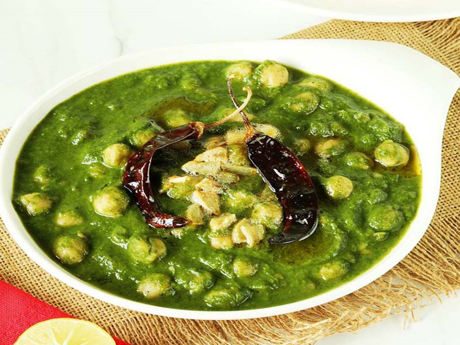 Saag Channa