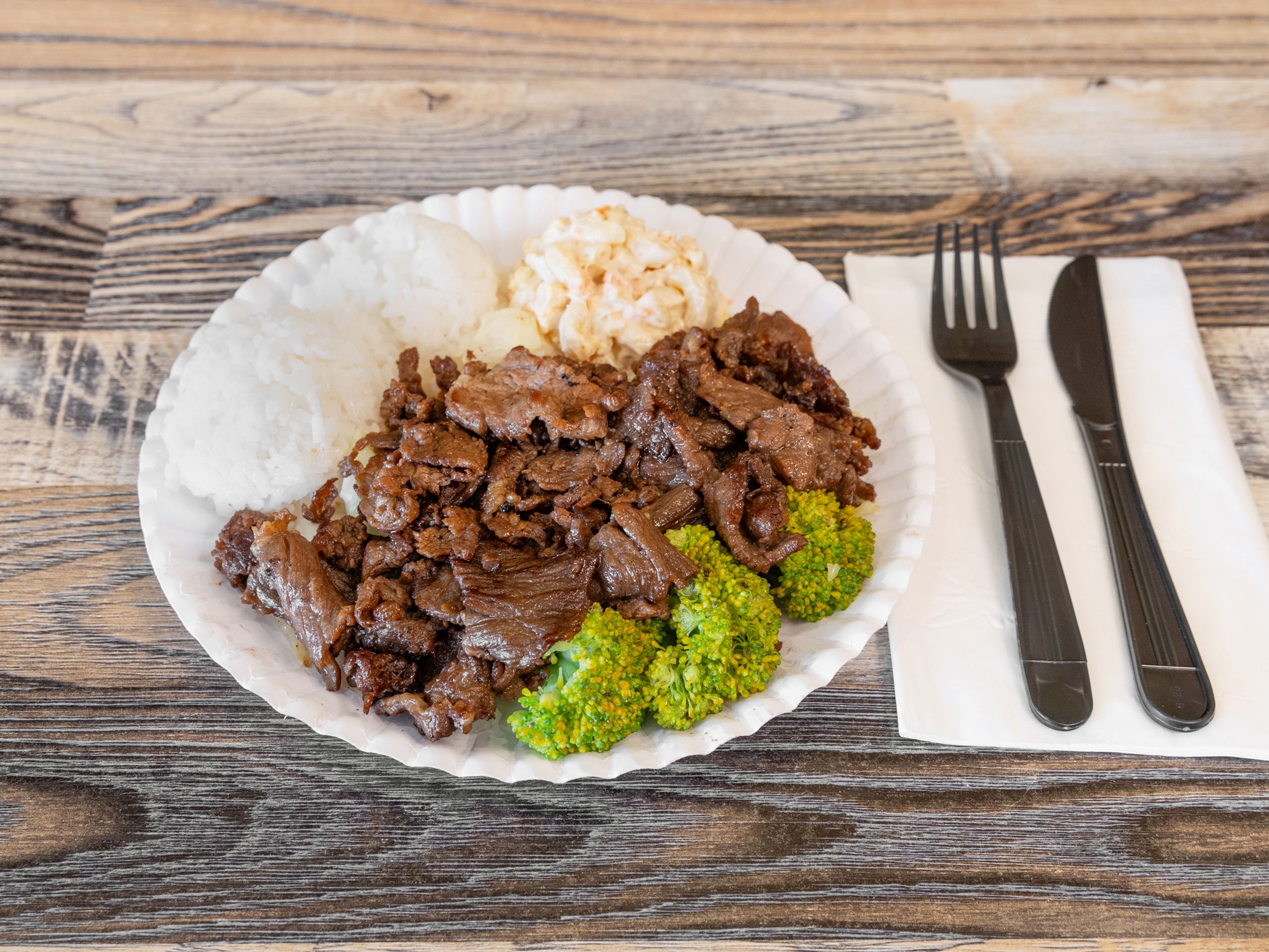 1.Everest BBQ Beef (Lunch & Dinner).