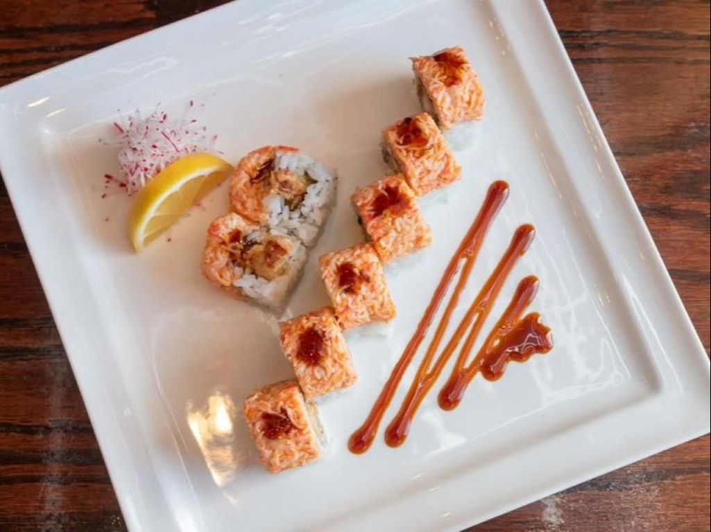 SR5. Twin Tower Roll - Shrimp tempura, eel (crab stick salad on top).