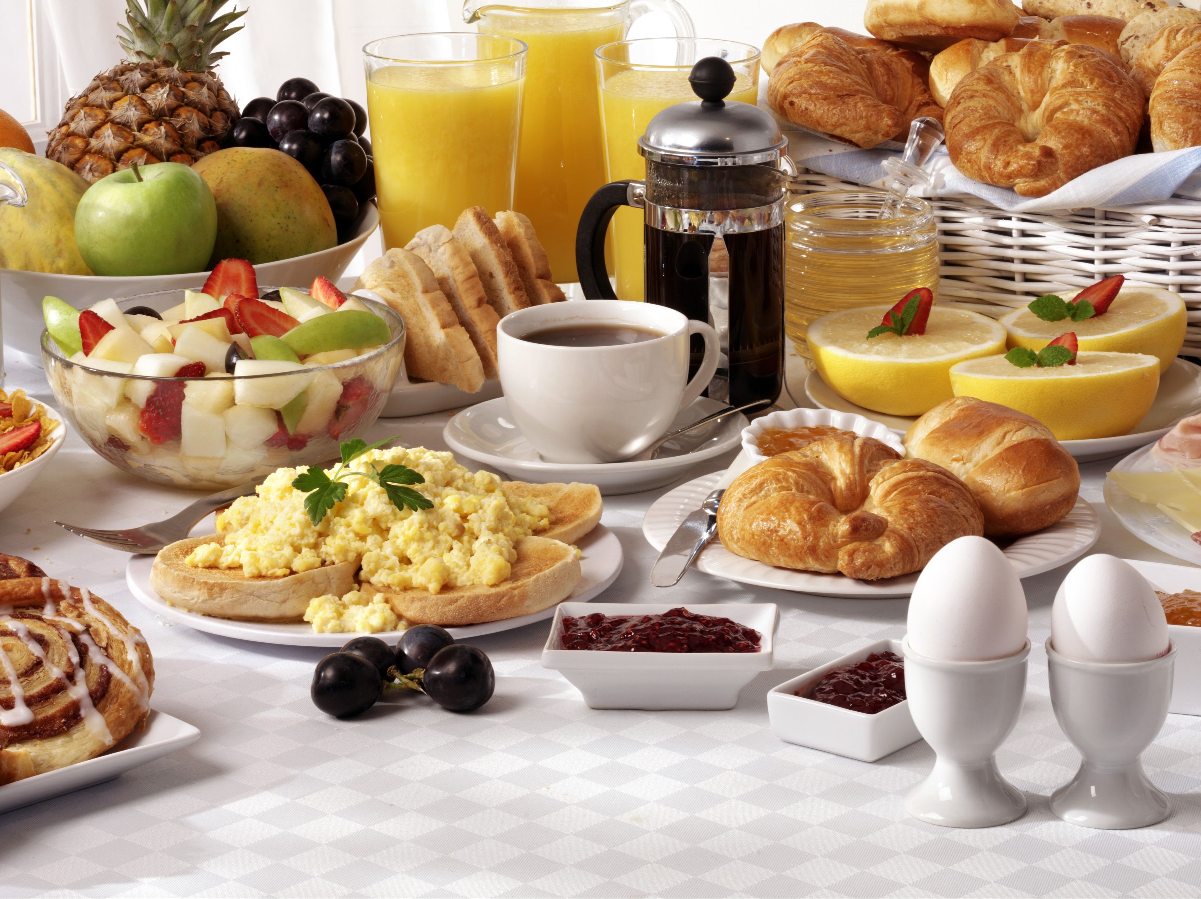 #04. Hot & Cold Breakfast.