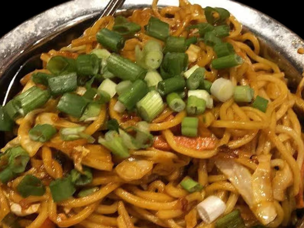 Egg Hakka Noodles